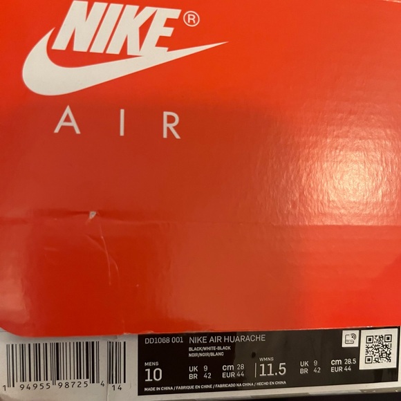 Men’s Nike Air Huarache running shoes. - Picture 8 of 9